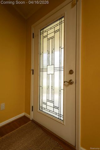 22200 Carleton Avenue, Southfield, MI 48033