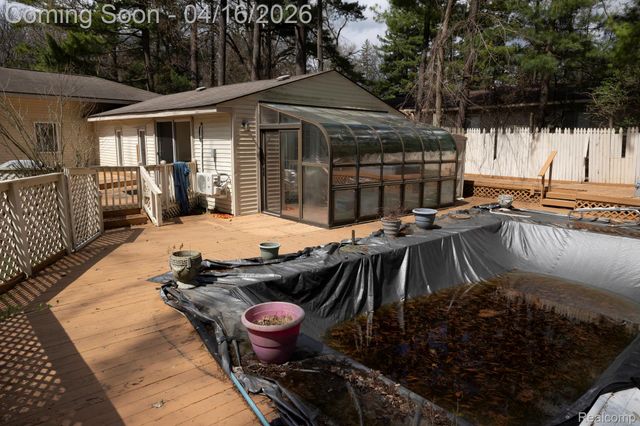 22200 Carleton Avenue, Southfield, MI 48033