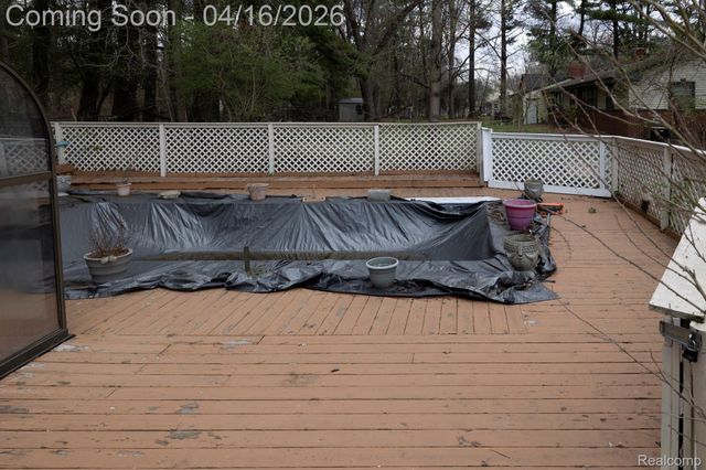 22200 Carleton Avenue, Southfield, MI 48033