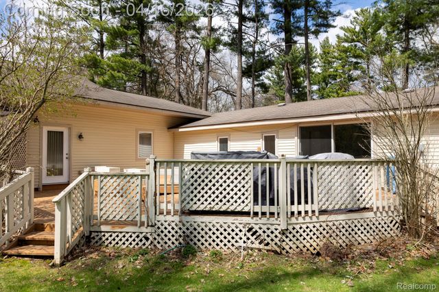 22200 Carleton Avenue, Southfield, MI 48033