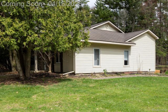 22200 Carleton Avenue, Southfield, MI 48033