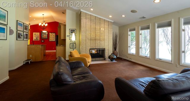 22200 Carleton Avenue, Southfield, MI 48033