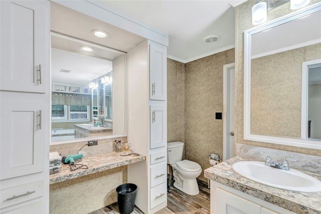 227 County Road 5033, Cleveland, TX 77327