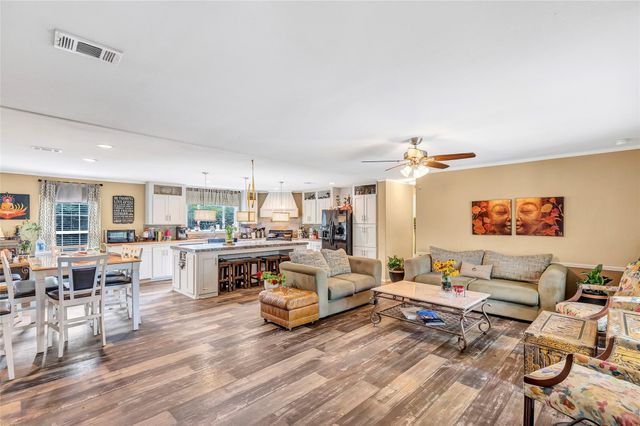 227 County Road 5033, Cleveland, TX 77327