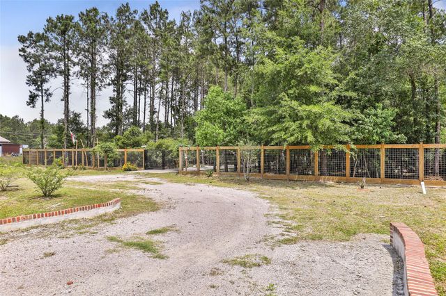227 County Road 5033, Cleveland, TX 77327