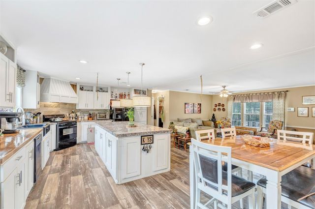 227 County Road 5033, Cleveland, TX 77327