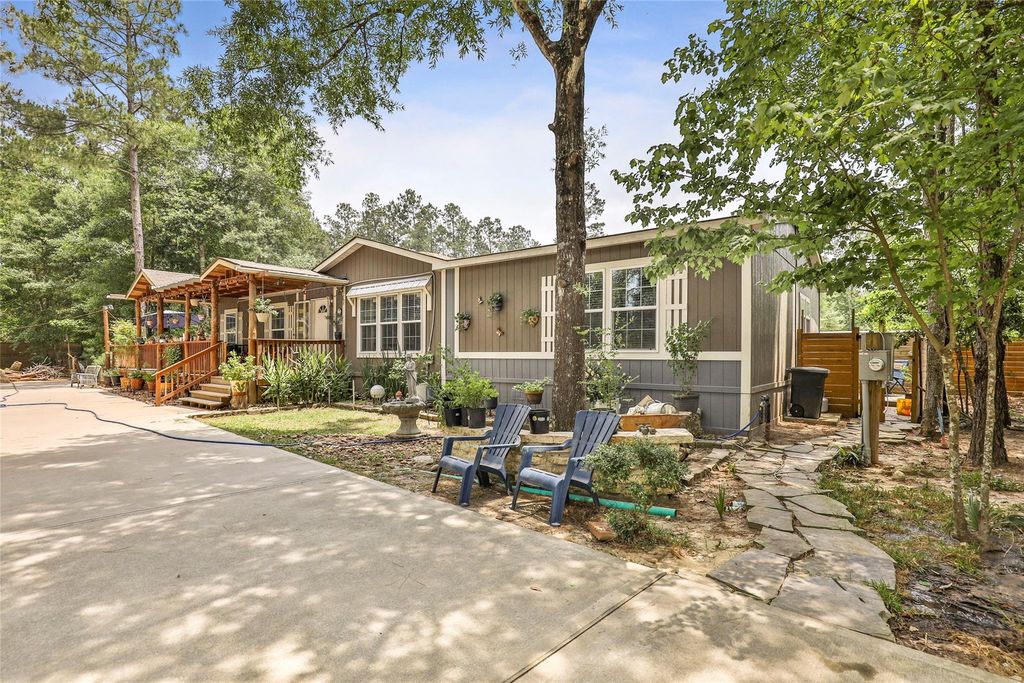 227 County Road 5033, Cleveland, TX 77327