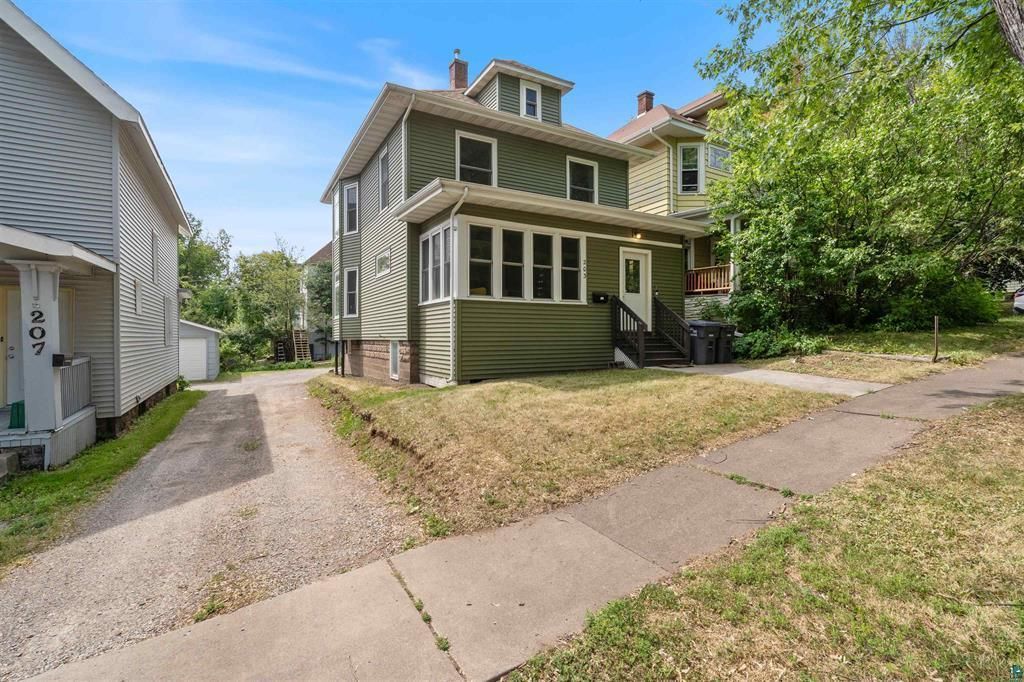 203 S 18th Avenue E, Duluth, MN 55812