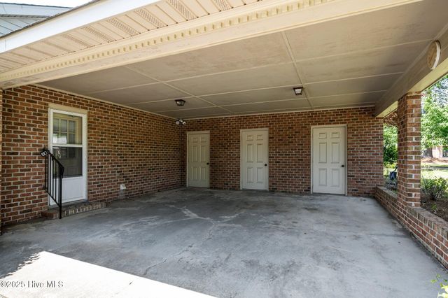 825 Westminster Lane, Kinston, NC 28501