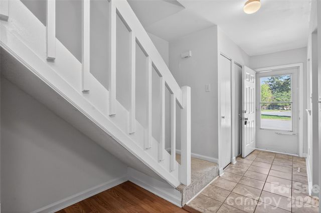 8214 Circle Tree Lane, Charlotte, NC 28277