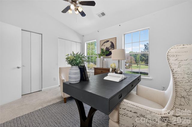 8214 Circle Tree Lane, Charlotte, NC 28277