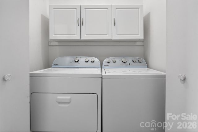 8214 Circle Tree Lane, Charlotte, NC 28277