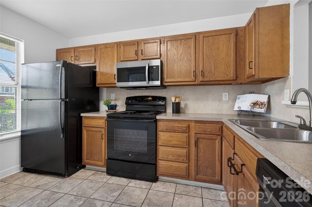 8214 Circle Tree Lane, Charlotte, NC 28277