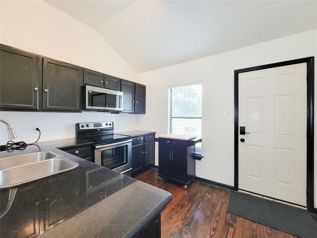 1904 Davis Street, Houston, TX 77026
