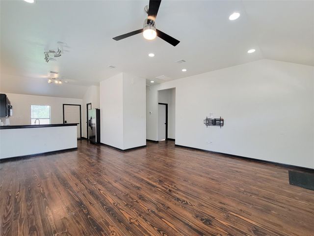 1904 Davis Street, Houston, TX 77026