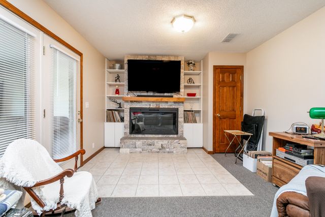 10673 AUDRAIN RD 973, Centralia, MO 65240