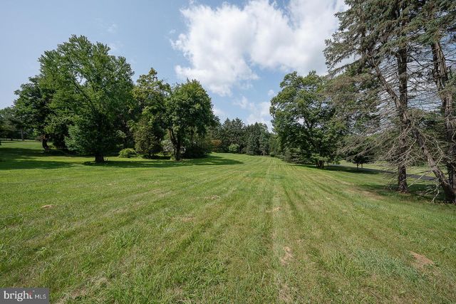 1011 N VALLEY RD, Paoli, PA 19301