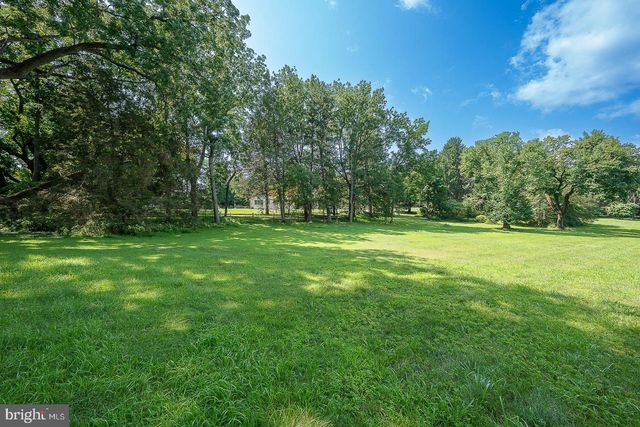 1011 N VALLEY RD, Paoli, PA 19301