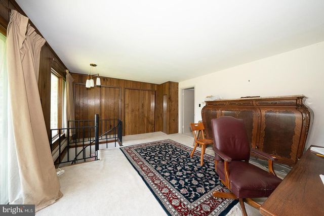 1011 N VALLEY RD, Paoli, PA 19301