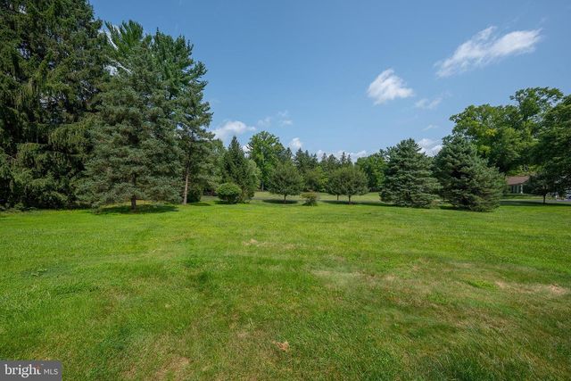 1011 N VALLEY RD, Paoli, PA 19301