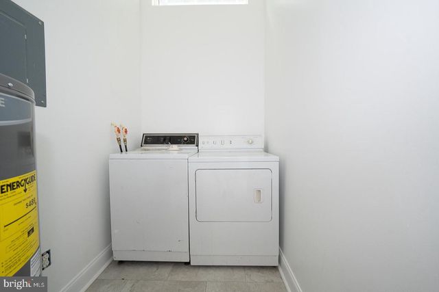 1011 N VALLEY RD, Paoli, PA 19301