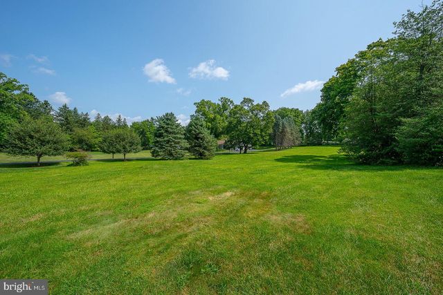 1011 N VALLEY RD, Paoli, PA 19301