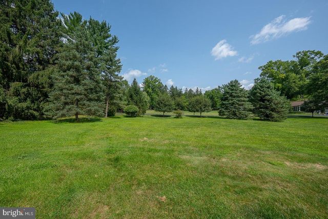1011 N VALLEY RD, Paoli, PA 19301