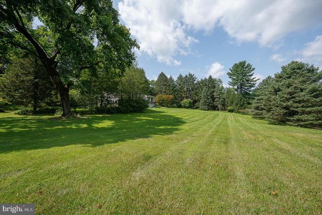 1011 N VALLEY RD, Paoli, PA 19301