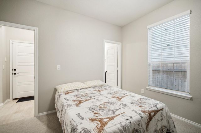 7102 Summer Tanager DR 16, Austin, TX 78744
