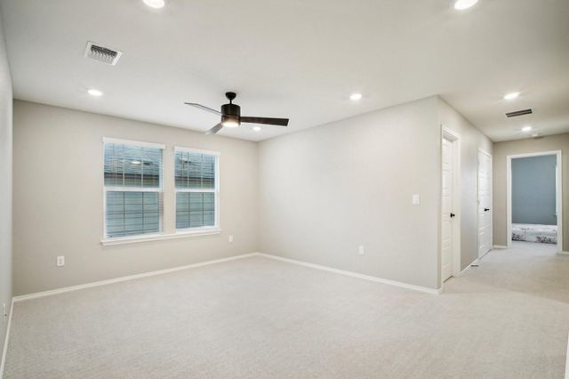 7102 Summer Tanager DR 16, Austin, TX 78744