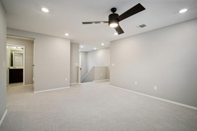 7102 Summer Tanager DR 16, Austin, TX 78744