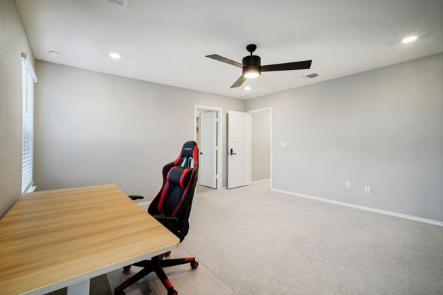 7102 Summer Tanager DR 16, Austin, TX 78744