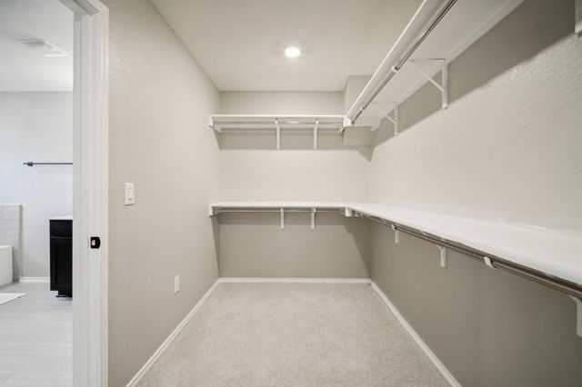 7102 Summer Tanager DR 16, Austin, TX 78744