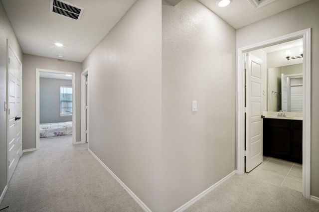 7102 Summer Tanager DR 16, Austin, TX 78744