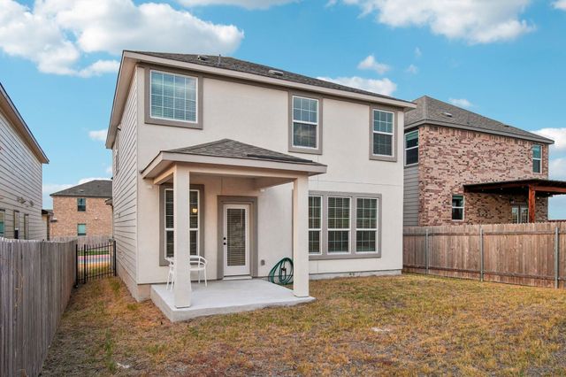 7102 Summer Tanager DR 16, Austin, TX 78744