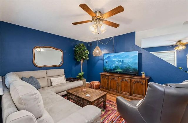 4505 Carter Creek Parkway 8, Bryan, TX 77802