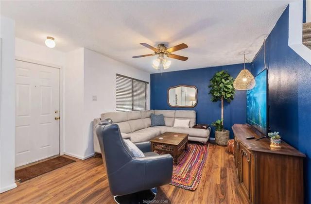 4505 Carter Creek Parkway 8, Bryan, TX 77802