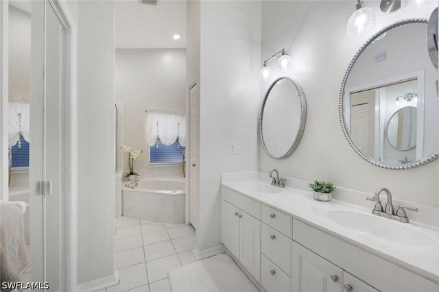 129 Sabal Lake DR, Naples, FL 34104