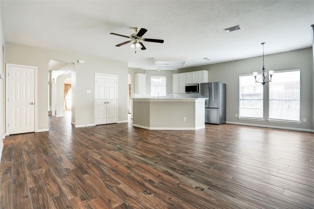 4822 Silverlake Drive, Sugar Land, TX 77479