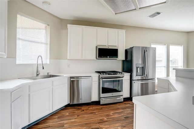 4822 Silverlake Drive, Sugar Land, TX 77479