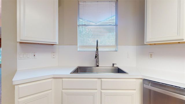 4822 Silverlake Drive, Sugar Land, TX 77479