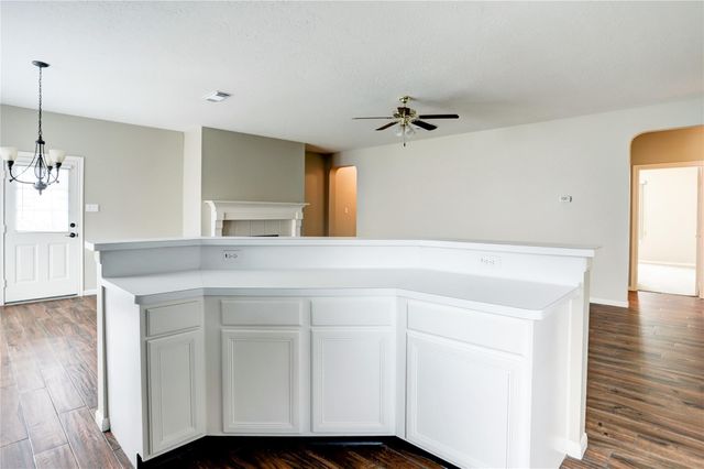 4822 Silverlake Drive, Sugar Land, TX 77479