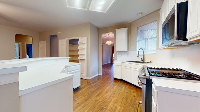 4822 Silverlake Drive, Sugar Land, TX 77479