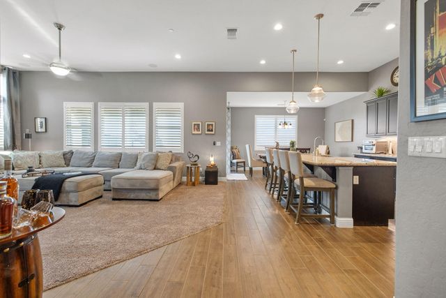 3430 Spring Sails Avenue, Tulare, CA 93274