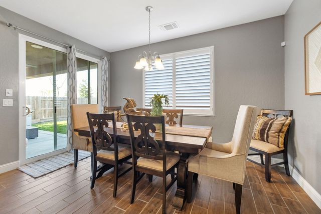 3430 Spring Sails Avenue, Tulare, CA 93274