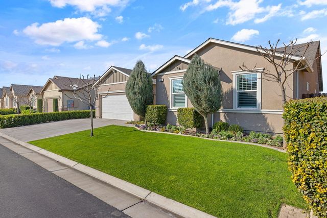 3430 Spring Sails Avenue, Tulare, CA 93274