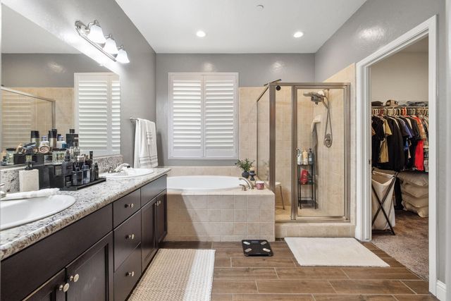 3430 Spring Sails Avenue, Tulare, CA 93274