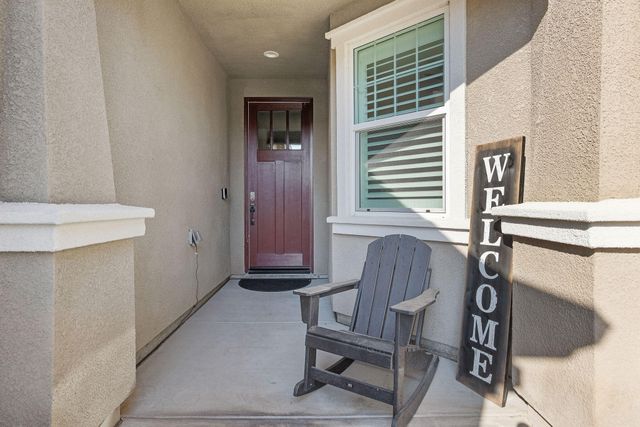 3430 Spring Sails Avenue, Tulare, CA 93274