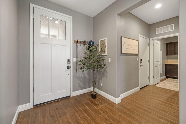 3430 Spring Sails Avenue, Tulare, CA 93274