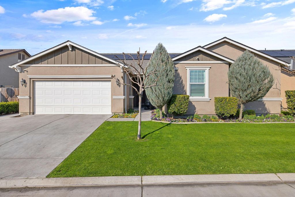 3430 Spring Sails Avenue, Tulare, CA 93274